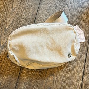 NWT Lululemon White Opal Everywhere Belt Bag